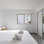 Stunning With Sea Front Terrace דירה סאן-לורן-דו-ואר