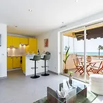 דירה Stunning With Sea Front Terrace *