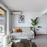 דירה Stunning With Sea Front Terrace *