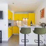 Stunning With Sea Front Terrace דירה סאן-לורן-דו-ואר