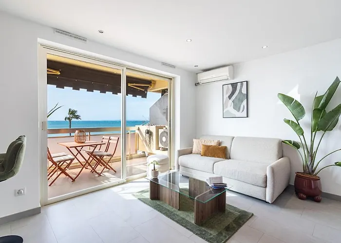 Stunning With Sea Front Terrace Lejlighed
