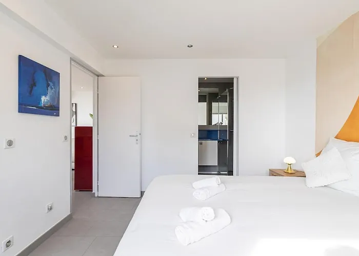 Lejlighed Stunning With Sea Front Terrace *