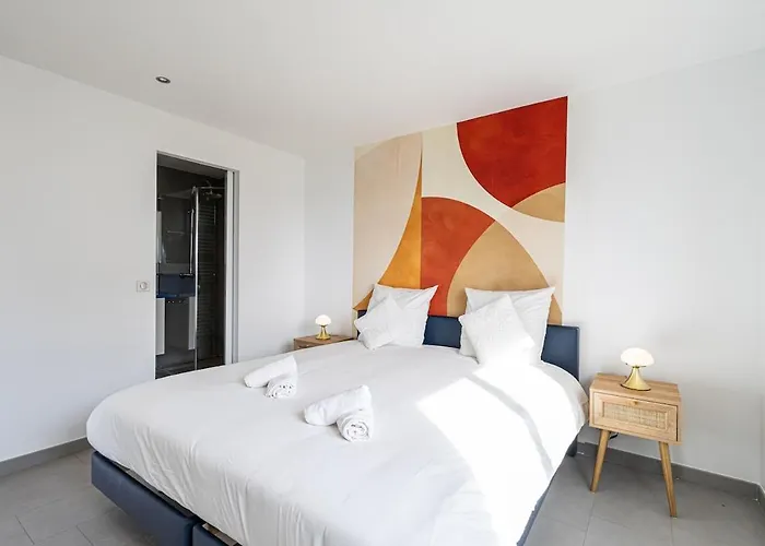 Stunning With Sea Front Terrace Lejlighed